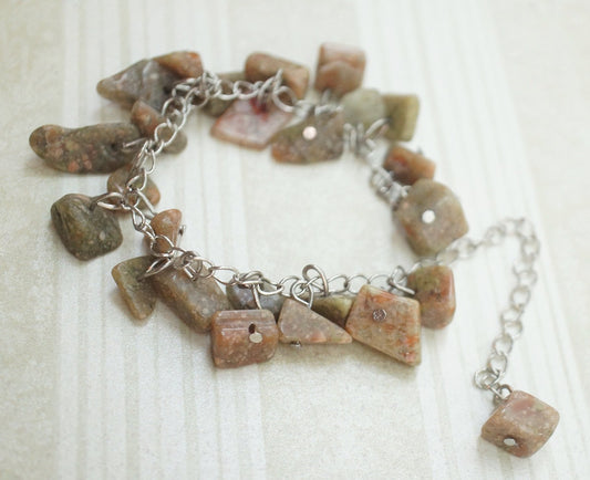 Collier Pierre Naturelle Signification – Un Trésor de Beauté et de Pouvoirs