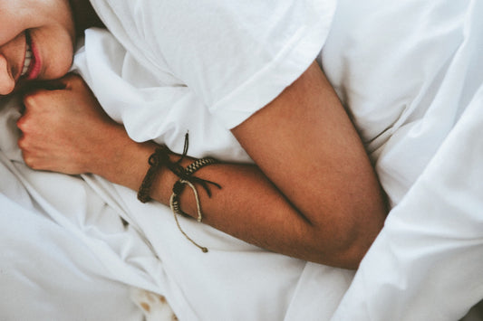 Peut on Porter un Bracelet de Pierre la Nuit ?