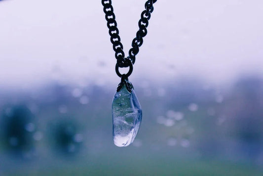 un pendentif tendance qui guérit tous les maux