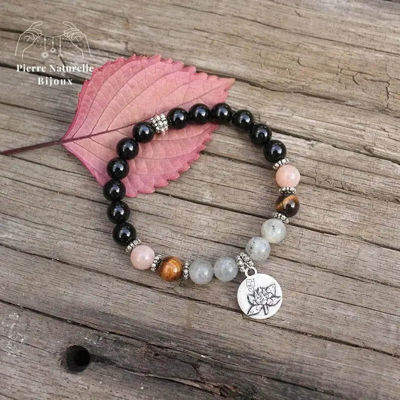 Bracelet charm lotus "Solaire" en Onyx, Pierre de soleil, il de tigre et Labradorite