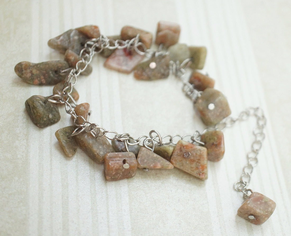 Collier Pierre Naturelle Signification – Un Trésor de Beauté et de Pouvoirs