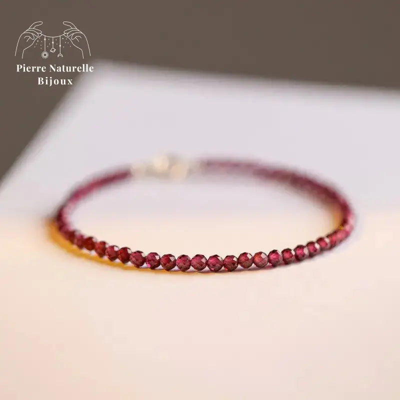 Bracelet fin "Assistance" en Grenat