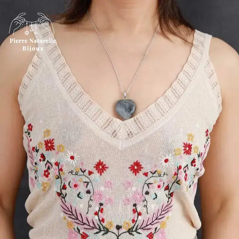 Collier "Cœur sacré" en Labradorite | Colliers | pierre naturelle bijoux